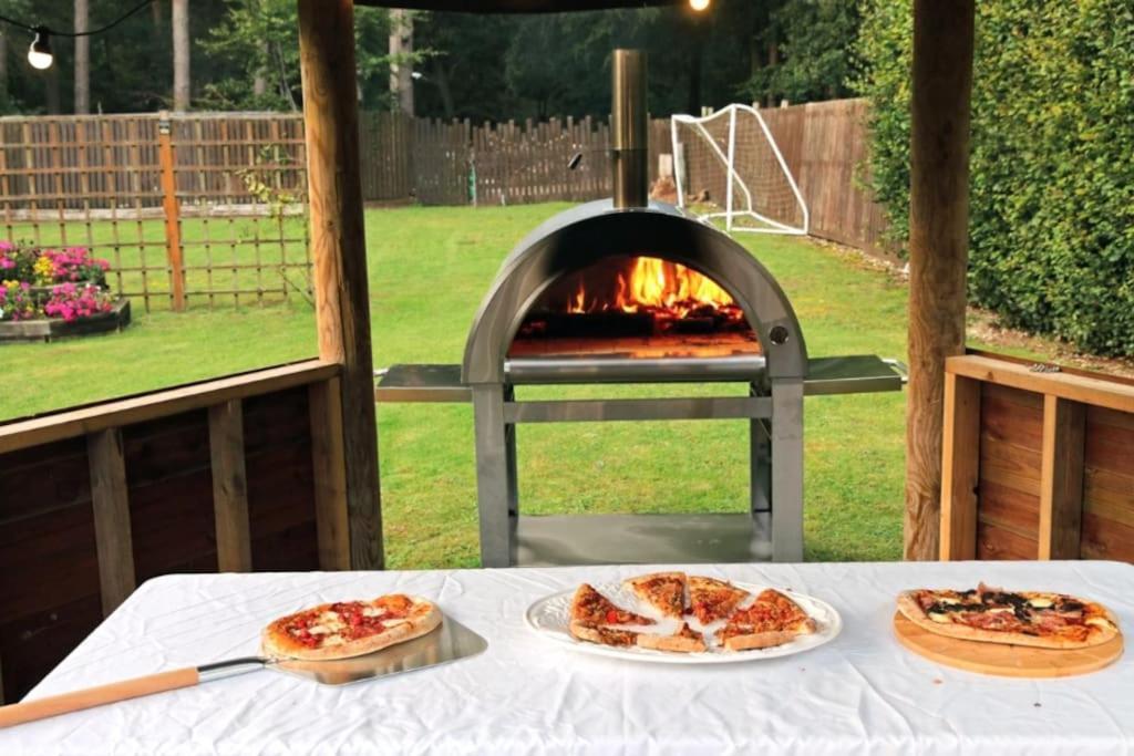 Hen & Stag Retreat Weekend Stay Sleeps 10 To 30 Thetford Luaran gambar