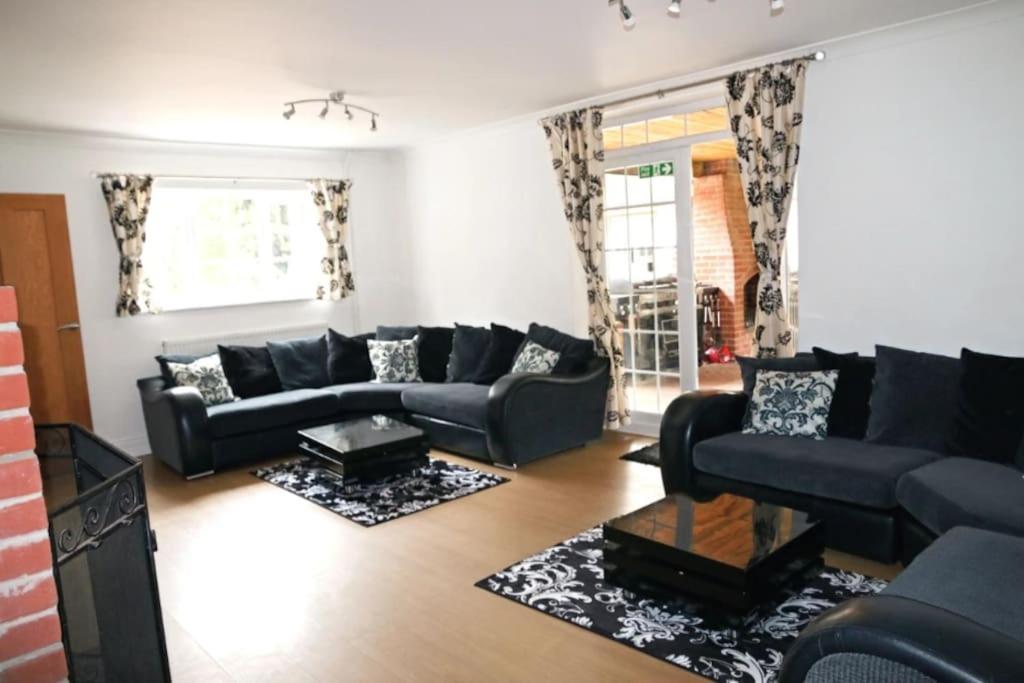 Hen & Stag Retreat Weekend Stay Sleeps 10 To 30 Thetford Luaran gambar