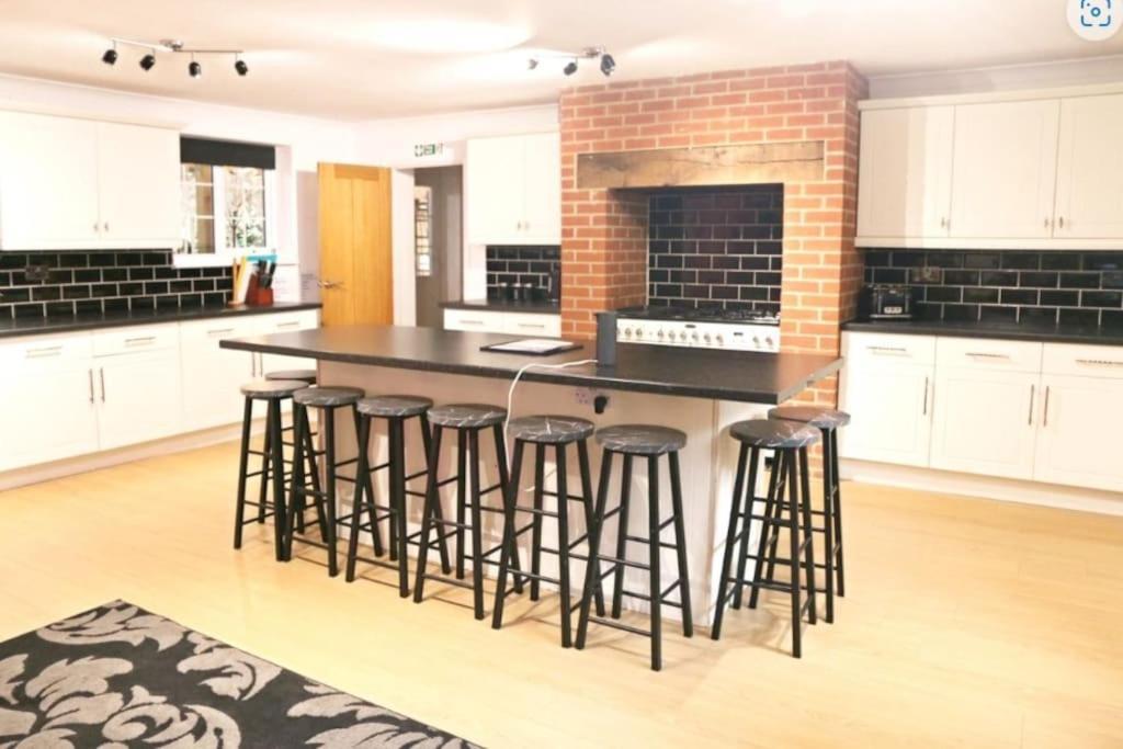Hen & Stag Retreat Weekend Stay Sleeps 10 To 30 Thetford Luaran gambar