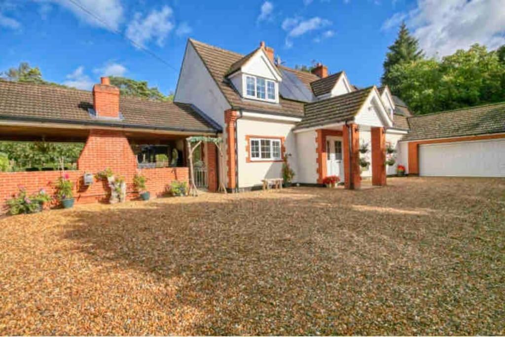 Hen & Stag Retreat Weekend Stay Sleeps 10 To 30 Thetford Luaran gambar