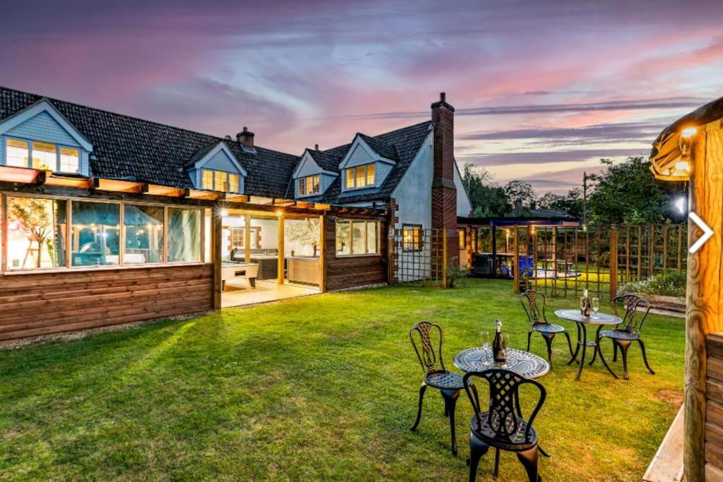 Hen & Stag Retreat Weekend Stay Sleeps 10 To 30 Thetford Luaran gambar